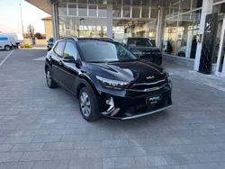 Aurora black Usata 2024 Kia Stonic Style SUV | 16.990 € (Buon prezzo)