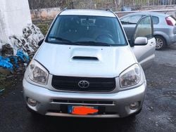 Grigio Usata 2005 Toyota RAV4 SUV | 3900 €