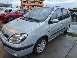 Usata 2001 Renault Scénic Monovolume | 1600 € (Molto cara)