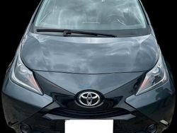 Grigio Usata 2018 Toyota Aygo Cool Due volumi | 8100 € (Cara)