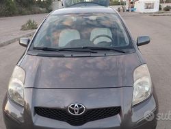 Grigio Usata 2011 Toyota Yaris Due volumi | 6000 € (Cara)