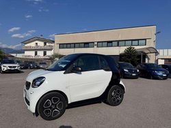 Bicolore Usata 2019 Smart ForTwo Coupé Passion Due volumi | 12.900 € (Ottimo prezzo)