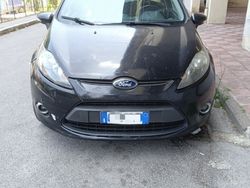 Nero Usata 2012 Ford Fiesta Due volumi | 4500 €