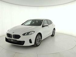 Alpin white pastello Nuova 2025 BMW 120 Due volumi | 35.900 € (Super prezzo)