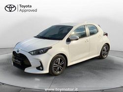 Bianco Usata 2022 Toyota Yaris Hybrid Active Due volumi | 17.200 € (Buon prezzo)