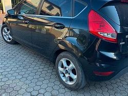 Nero Usata 2010 Ford Fiesta Due volumi | 3500 € (Ottimo prezzo)