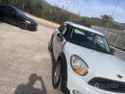 Bianco Usata 2012 Mini Cooper Due volumi | 7000 € (Molto cara)