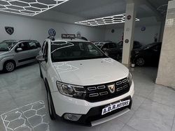 Bianco Usata 2017 Dacia Sandero Stepway Tre volumi | 6900 € (Buon prezzo)