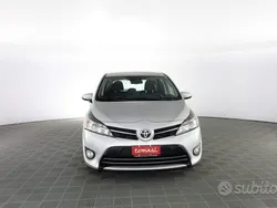 Argento Usata 2017 Toyota Verso Active Monovolume | 13.990 € (Cara)