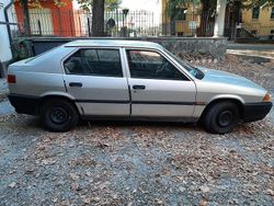 Grigio Usata 1991 Alfa Romeo 33 Tre volumi | 2800 €