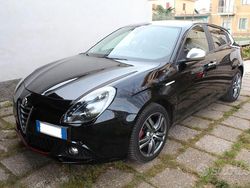 Nero Usata 2014 Alfa Romeo Giulietta Tre volumi | 7800 € (Buon prezzo)