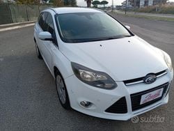 Bianco Usata 2011 Ford Focus Titanium Station wagon | 2490 € (Buon prezzo)