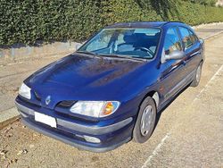 Blu/azzurro Usata 1997 Renault Mégane Tre volumi | 990 €
