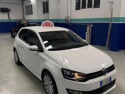 Bianco Usata 2011 VW Polo Comfortline Tre volumi | 5500 € (Buon prezzo)