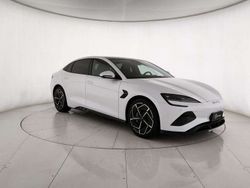 Bianco Nuova 2025 BYD Seal Design Tre volumi | 41.130 € (Molto cara)