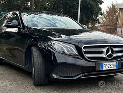 Nero Usata 2018 Mercedes E200 Tre volumi | 23.000 €