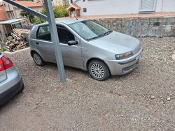 Grigio Usata 2002 Fiat Punto Tre volumi | 700 € (Ottimo prezzo)