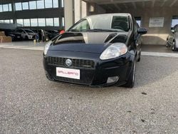 Nero Usata 2006 Fiat Grande Punto Emotion Due volumi | 2450 € (Buon prezzo)