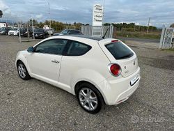 Bianco Usata 2011 Alfa Romeo MiTo Due volumi | 4000 € (Buon prezzo)