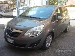 Grigio Usata 2011 Opel Meriva Monovolume | 4900 € (Buon prezzo)