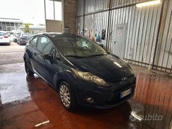 Blu Usata 2013 Ford Fiesta Tre volumi | 3500 € (Ottimo prezzo)