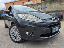 Grigio Usata 2009 Ford Fiesta Tre volumi | 2000 € (Super prezzo)