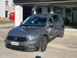 Grigio Usata 2022 VW Tiguan Life SUV | 23.900 € (Buon prezzo)
