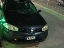 Usata 2005 Renault Mégane II Tre volumi | 1200 € (Buon prezzo)