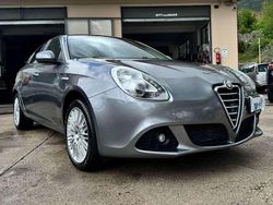 Argento Usata 2013 Alfa Romeo Giulietta Distinctive Due volumi | 11.490 € (Cara)