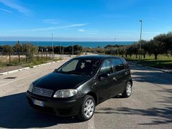 Nero Usata 2009 Fiat Punto Active Tre volumi | 3490 € (Cara)