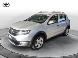 Grigio Usata 2014 Dacia Sandero Prestige Tre volumi | 7900 € (Buon prezzo)