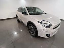 Verde mare met. Nuova 2025 Fiat 600 La Prima SUV | 23.990 €