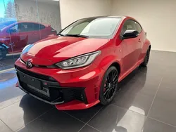 Rosso Nuova 2024 Toyota Yaris Plus Due volumi | 56.500 € (Buon prezzo)