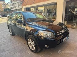 Grigio Usata 2006 Toyota RAV4 Luxury SUV | 4950 € (Buon prezzo)