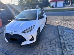 Bianco Usata 2021 Toyota Yaris Tre volumi | 10.800 € (Cara)