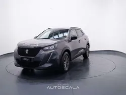 Grigio platinum Usata 2023 Peugeot 2008 Style SUV | 16.990 € (Super prezzo)