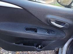 Grigio Usata 2015 Fiat Grande Punto Due volumi | 6800 € (Molto cara)