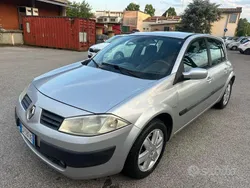 Usata 2005 Renault Mégane II Tre volumi | 750 €