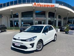 Bianco Usata 2021 Kia Rio Style Tre volumi | 13.900 € (Buon prezzo)