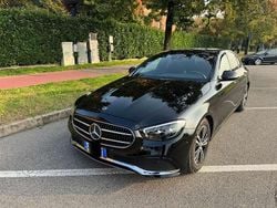 Nero Usata 2021 Mercedes E220 Premium Plus Tre volumi | 25.000 € (Buon prezzo)