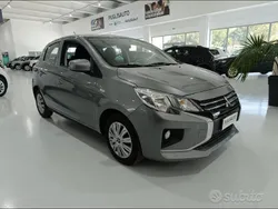 Grigio metallizzato Usata 2023 Mitsubishi Space Star Invite Tre volumi | 13.700 € (Molto cara)