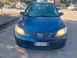 Blu Usata 2005 Mazda 2 Tre volumi | 750 €