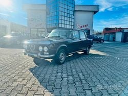 Rosso Usata 1970 Alfa Romeo 2000 Tre volumi | 18.000 €