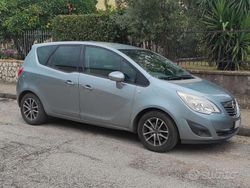 Grigio Usata 2011 Opel Meriva Monovolume | 3500 € (Buon prezzo)