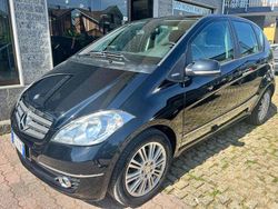 Nero Usata 2011 Mercedes A180 Executive Tre volumi | 6800 € (Molto cara)