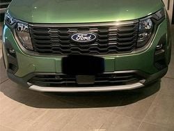 Verde Usata 2024 Ford Tourneo Courier Monovolume | 23.500 €