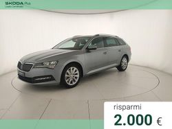 Grigio business metallizzato Usata 2020 Skoda Superb Executive Station wagon | 16.900 € (Super prezzo)