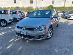 Beige Usata 2014 VW Golf VII Highline Tre volumi | 9900 € (Buon prezzo)