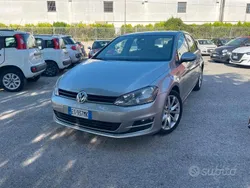 Beige Usata 2014 VW Golf VII Highline Tre volumi | 9900 € (Buon prezzo)