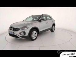 Pyrit silver metallizzato nero Usata 2024 VW T-Roc Life SUV | 26.200 € (Buon prezzo)